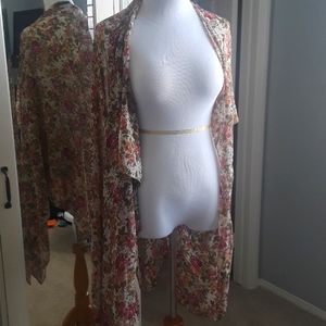 Brandy Melville floral print kimono